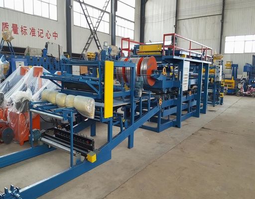 Máquina perfiladora de paneles sándwich de espuma metálica doble con ancho desarrollado de 1000 mm, velocidad de producción de 0-5 m/min y espesor de producto de 50-250 mm