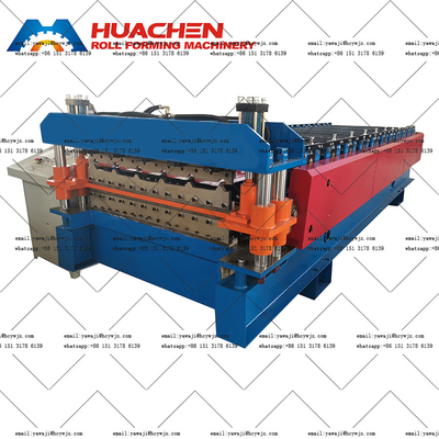 Máquina para la formación de paneles de pared metálicos de doble cubierta