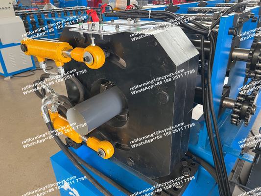 El acero del agua de lluvia abajo instala tubos el rollo que forma la máquina 380V 50Hz 3 fases