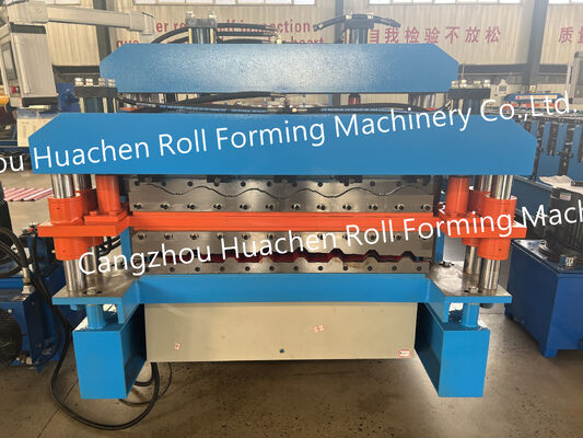 Máquina para formar hojas de paneles de techo y paneles de pared