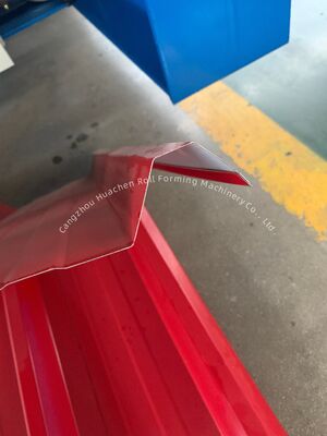 Máquina para formar hojas de paneles de techo y paneles de pared