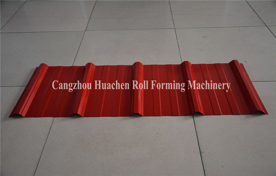 Rollo trapezoidal del perfil que forma la máquina con el sistema de control del PLC