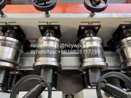 Largura de alimentación personalizable máquina de moldeo de rollo de puerta de persiana para el grosor 0,8-1,2 mm