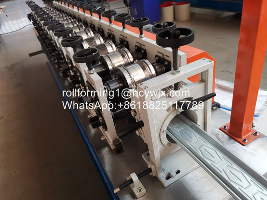 Largura de alimentación personalizable máquina de moldeo de rollo de puerta de persiana para el grosor 0,8-1,2 mm