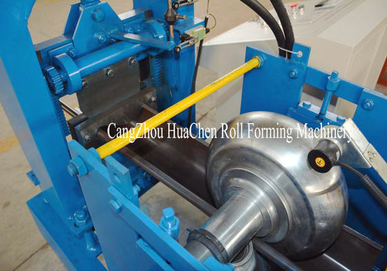 El rollo plateado del canal del cromo que formaba la máquina para el metal galvanizó el panel de acero