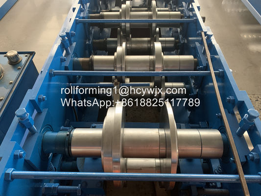 marco de puerta de acero que hace la máquina