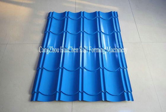 Rollo de la techumbre del estilo clásico y romano que forma la máquina